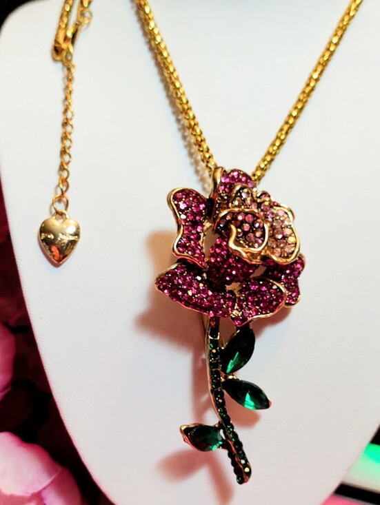 Betsey Johnson Jewelry - CONVERTIBLE- Betsey Johnson BROOCH/NECKLACE Pink Crystal Rose Necklace